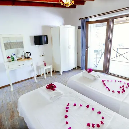 Lagoon Boutique
